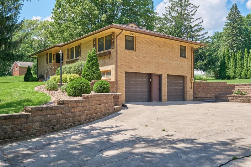 2565 Oak Hills Dr SW, Rochester, MN 55902
