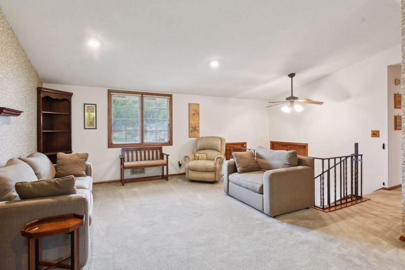 3415 Maplewood Dr, Saint Anthony, MN 55418