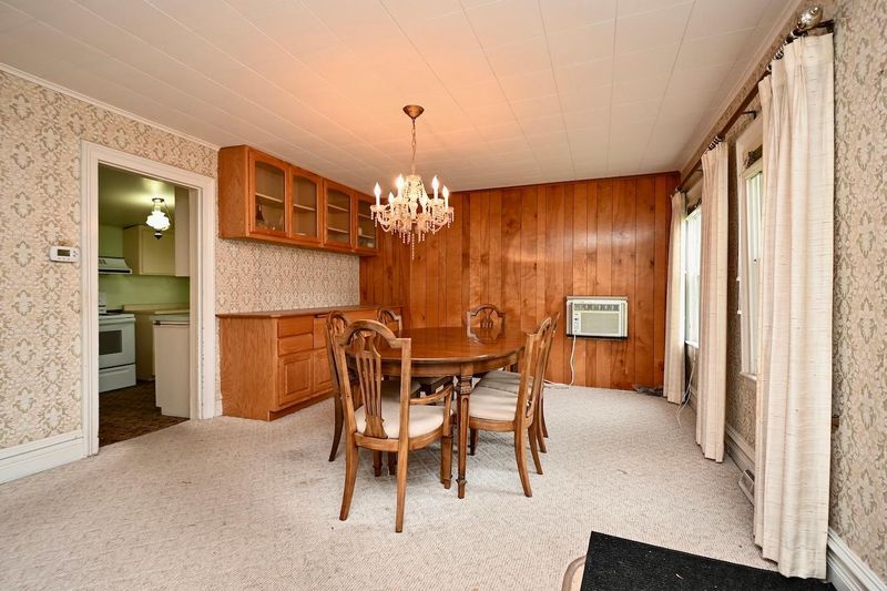 156 E King St, Winona, MN 55987