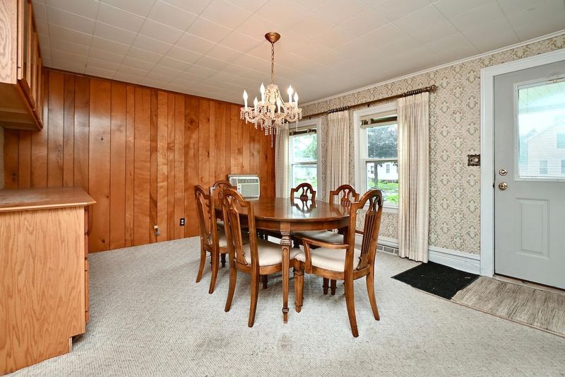 156 E King St, Winona, MN 55987