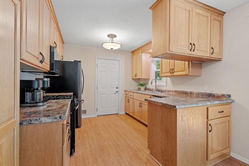 9802 107th Pl N, Maple Grove, MN 55369