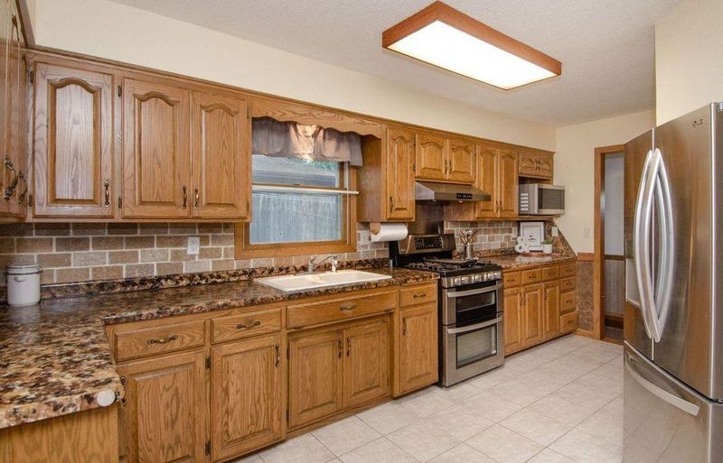 3800 Lovell Rd, Circle Pines, MN 55014