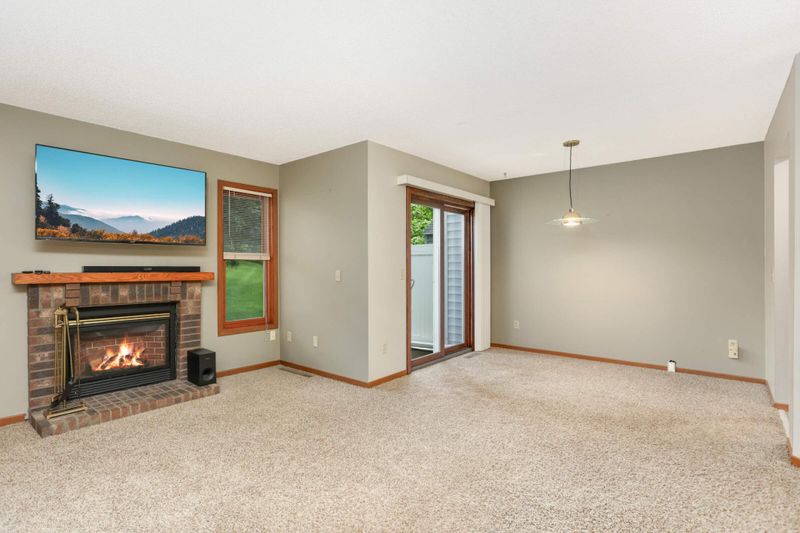 7252 Allen Ct, Eden Prairie, MN 55346
