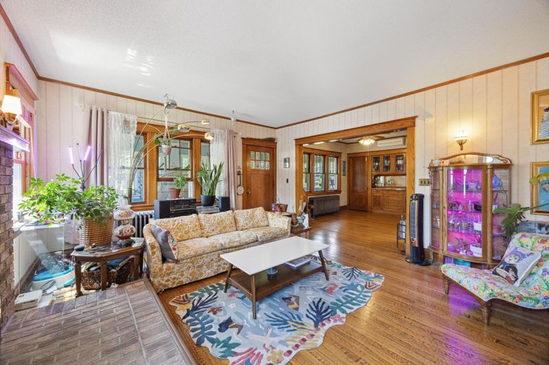 604 Lexington Pw N, Saint Paul, MN 55104