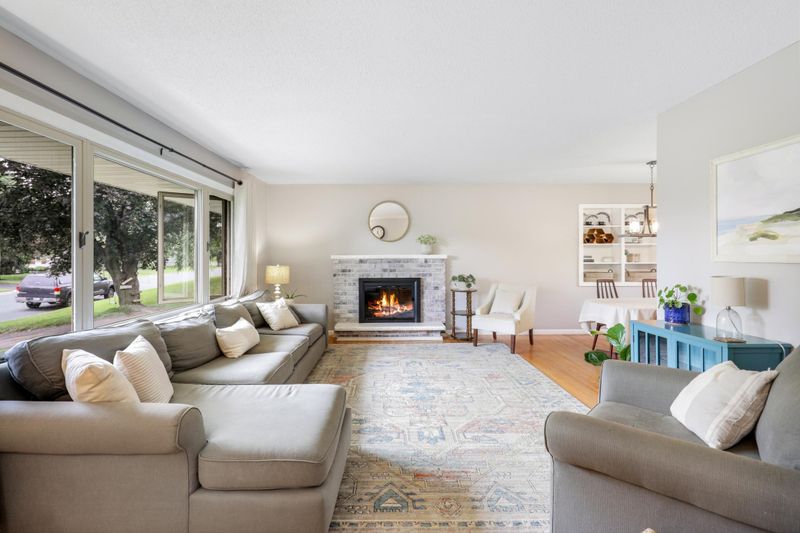4200 W 113th St, Bloomington, MN 55437