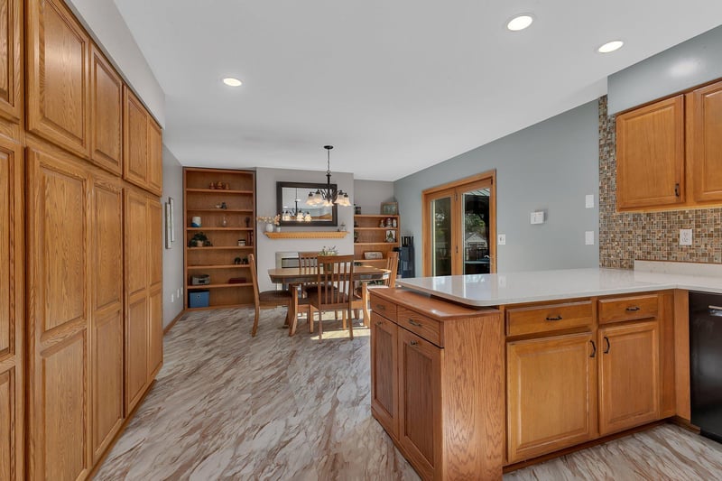 543 6th St, Buffalo Lake, MN 55314