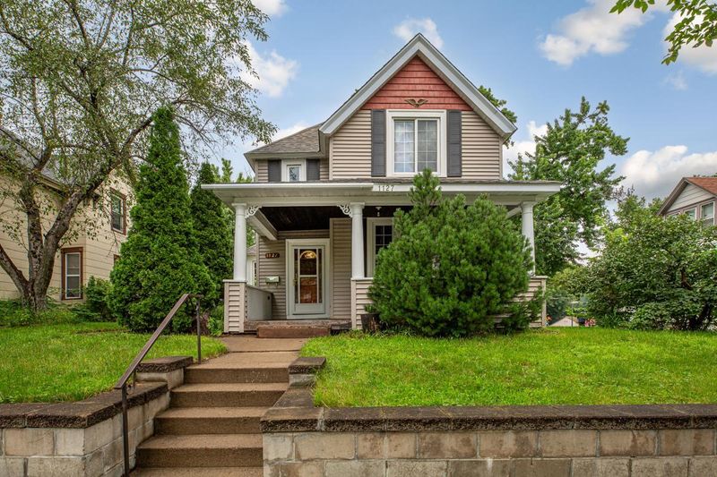 1127 Reaney Ave, Saint Paul, MN 55106