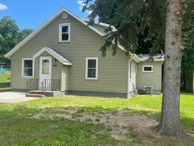 208 N 1st St, Darwin, MN 55324