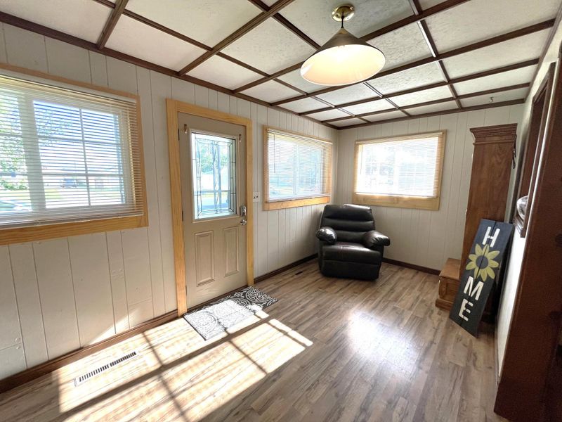 403 3rd St SW, Stewartville, MN 55976