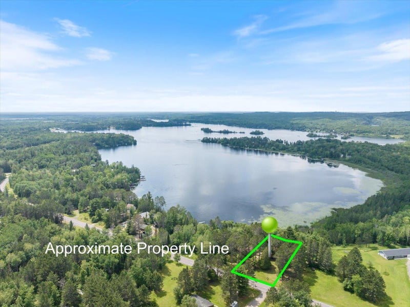 7199 Ely Lake Dr, Eveleth, MN 55734