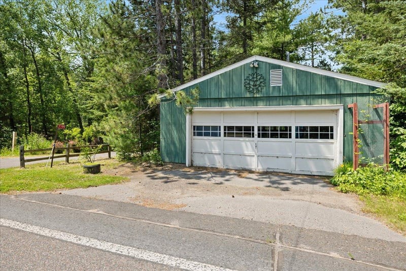 7199 Ely Lake Dr, Eveleth, MN 55734