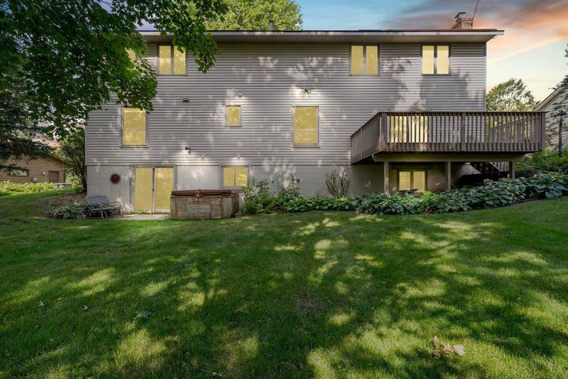 12924 Eveleth Ave, Apple Valley, MN 55124