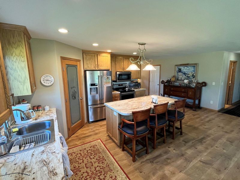 863 Cates Estates Dr, Sauk Centre, MN 56378