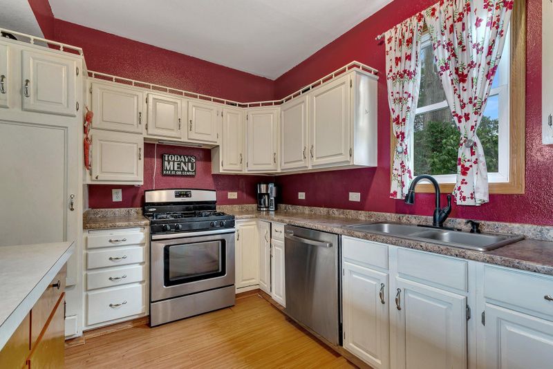 107 E Ash St, Saint Joseph, MN 56374