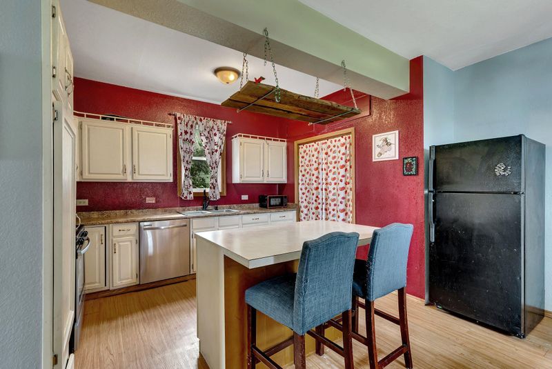 107 E Ash St, Saint Joseph, MN 56374