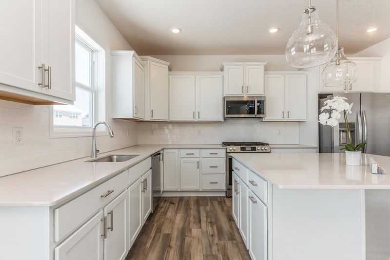 1597 Eden Cir, Shakopee, MN 55379