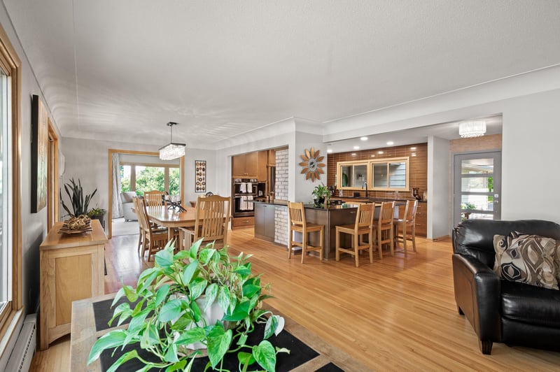 1313 Oakwood Dr, Anoka, MN 55303