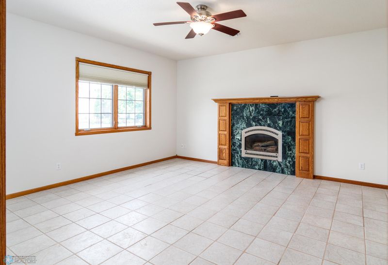 509 5th St NW, Dilworth, MN 56529
