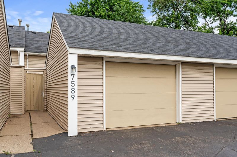 7589 Whitney Dr, Apple Valley, MN 55124