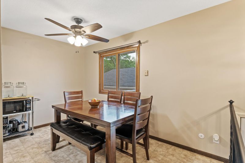 7589 Whitney Dr, Apple Valley, MN 55124