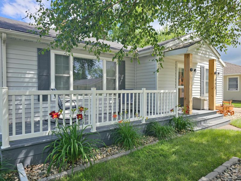 723 E 2nd St, Redwood Falls, MN 56283