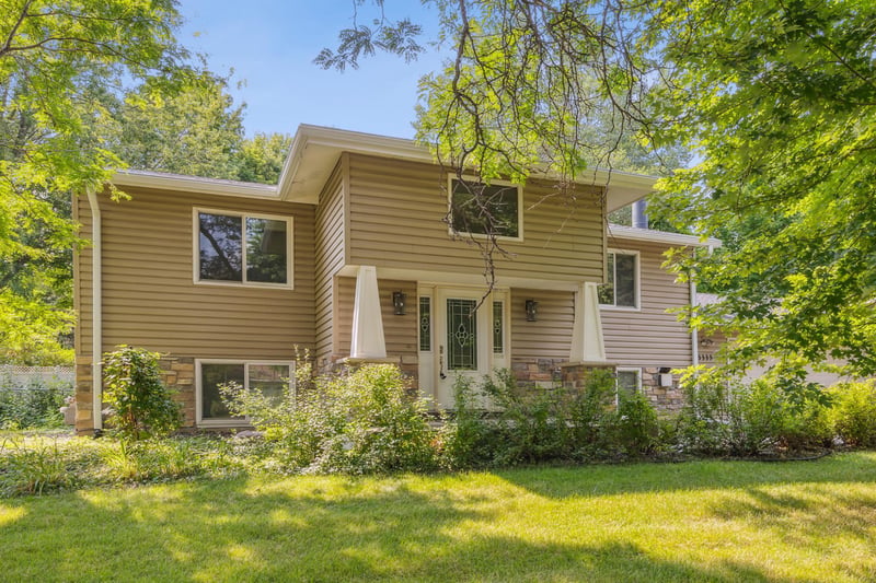 3335 Urbandale Ln N, Minneapolis, MN 55447