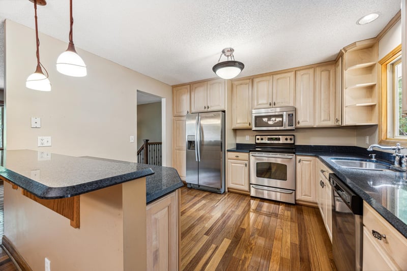 3335 Urbandale Ln N, Minneapolis, MN 55447