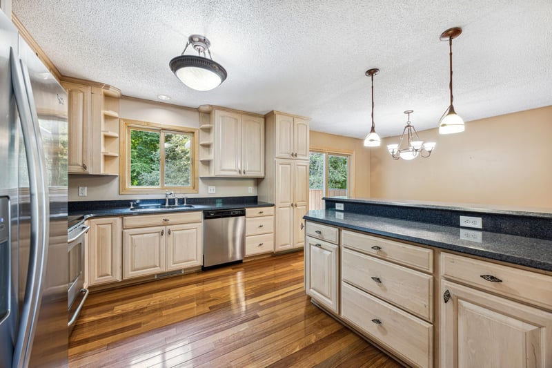 3335 Urbandale Ln N, Minneapolis, MN 55447