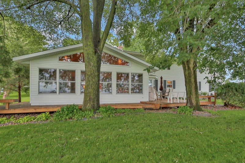 30034 Olinda Trl, Lindstrom, MN 55045