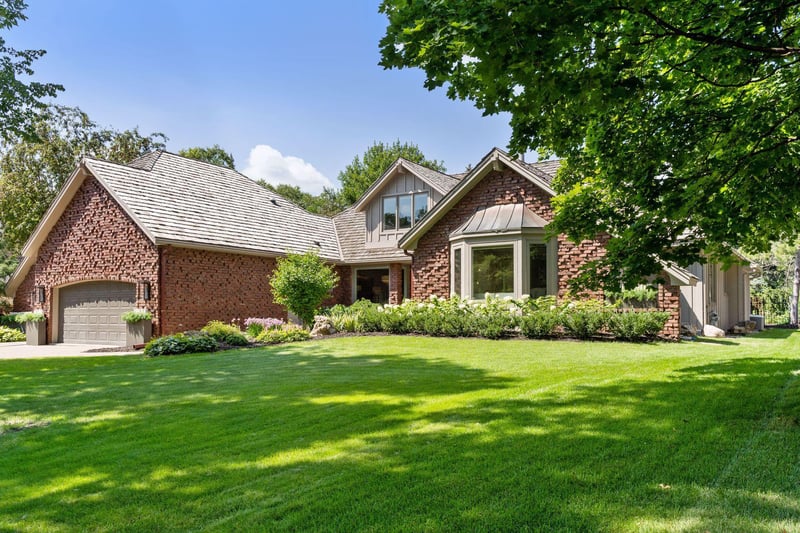 5763 Long Brake Cir S, Edina, MN 55439