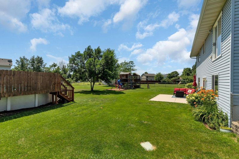 657 9th St, Clearwater, MN 55320