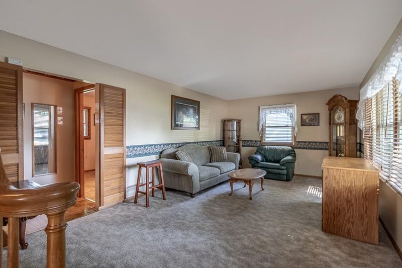 128 Marabou Dr, Mankato, MN 56001