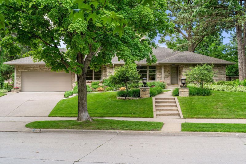 2765 Thomas Ave S, Minneapolis, MN 55416