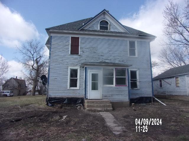 24 N Leroy Ave, Farwell, MN 56327