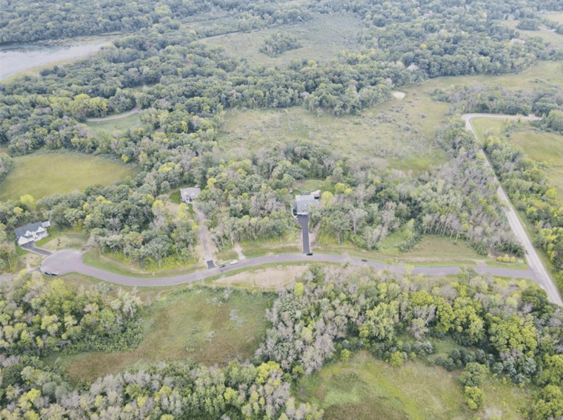 12 Sherwood Trl, North Oaks, MN 55127