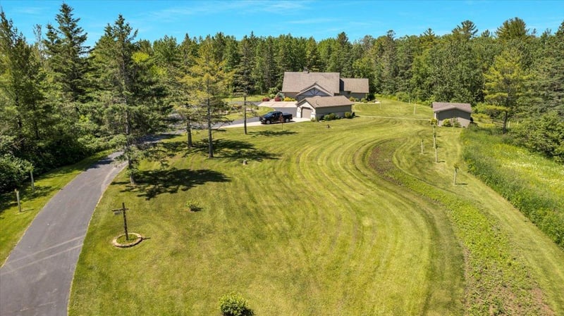 201 N 61st St, Superior, WI 54880