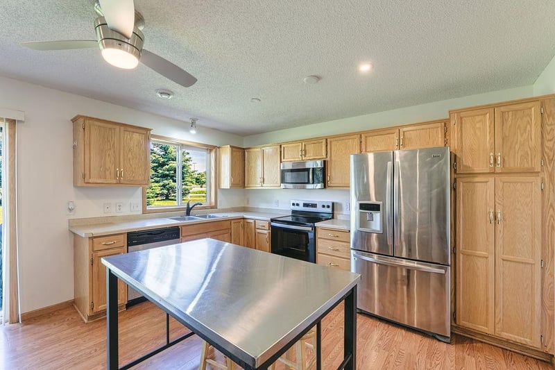 7612 Fox Creek Ct, Greenfield, MN 55373