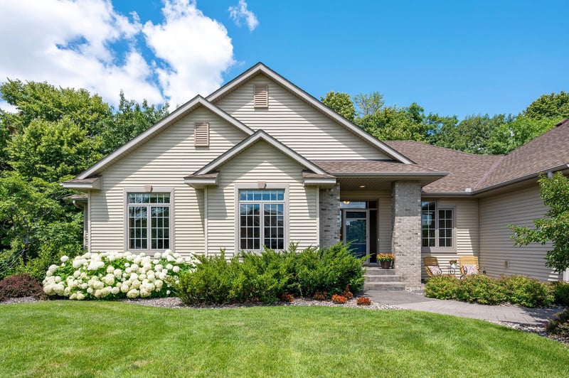 12736 Mentzer Trl, Lindstrom, MN 55045
