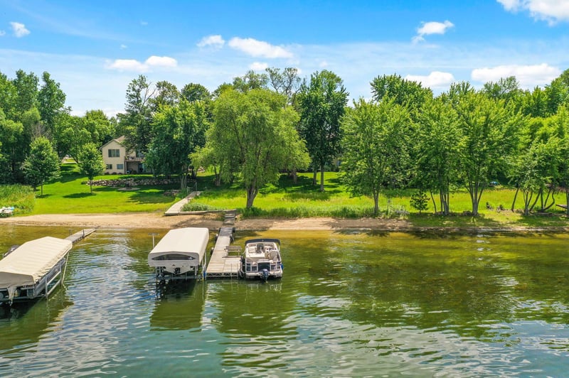 12736 Mentzer Trl, Lindstrom, MN 55045