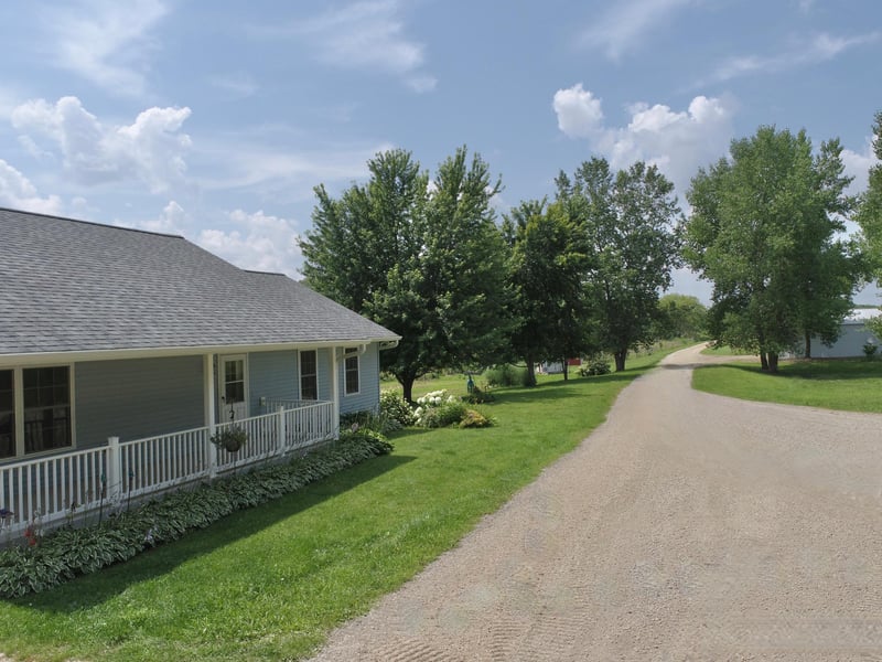 14884 420th St, Zumbrota, MN 55992