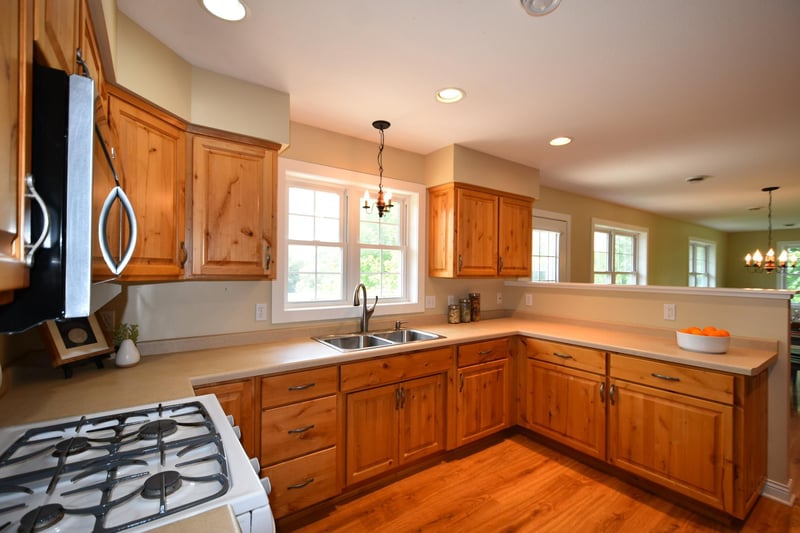 14884 420th St, Zumbrota, MN 55992