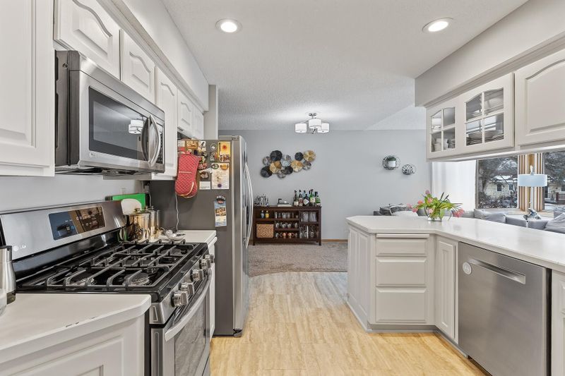 4941 W 86th St, Bloomington, MN 55437