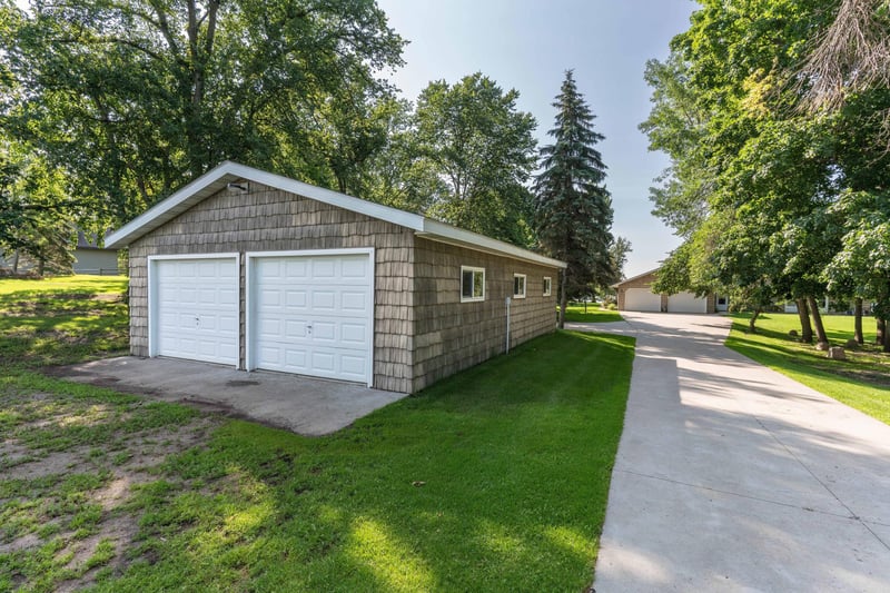 33724 Wildwood Dr, Dent, MN 56528