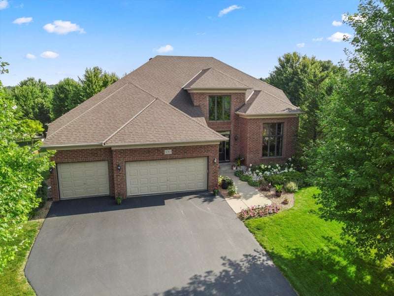 8281 Pondview Dr, Saint Bonifacius, MN 55375