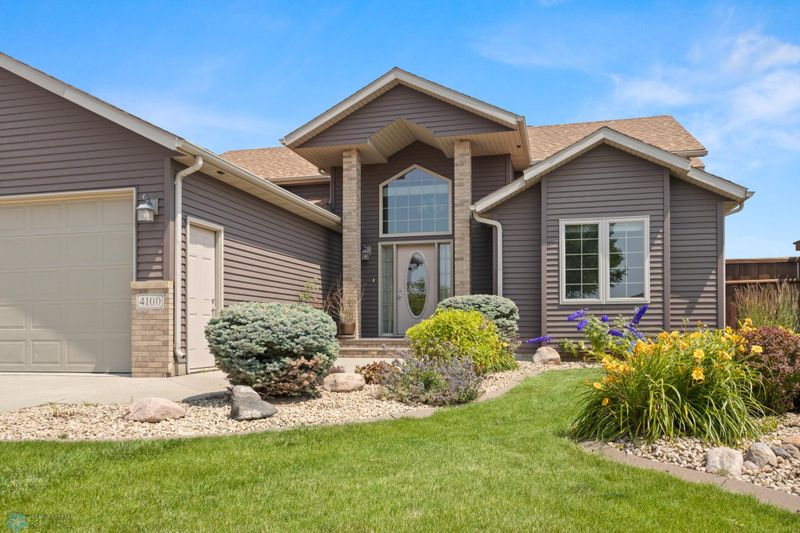 4100 10th St S, Moorhead, MN 56560