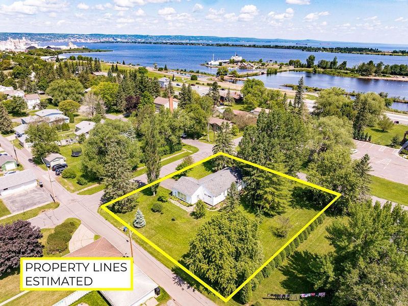 304 9th Ave E, Superior, WI 54880