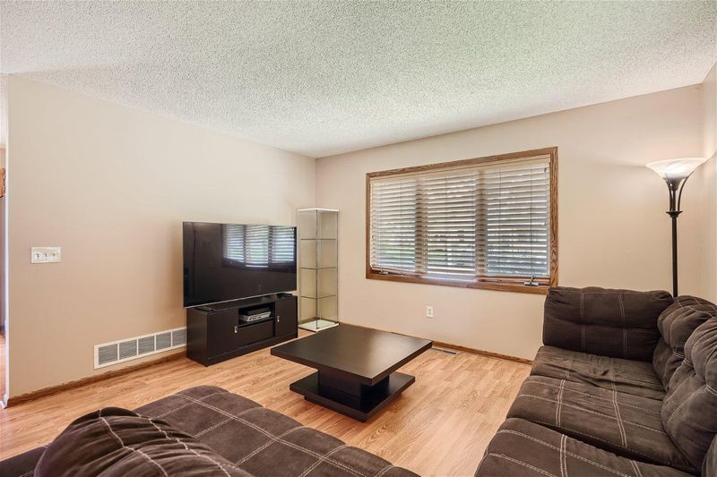 3748 Major Ave N, Robbinsdale, MN 55422