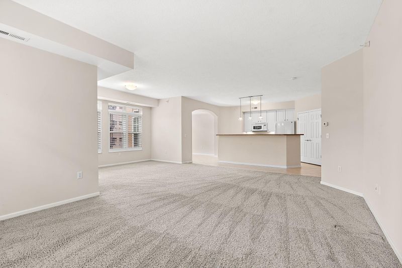 2405 39th Ave NE #204, Saint Anthony, MN 55421