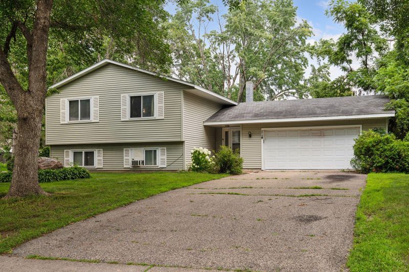 3710 Roseberry Pl, Anoka, MN 55303
