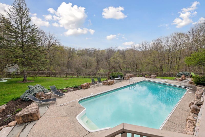 535 Apple Garden Rd, Minnetrista, MN 55364